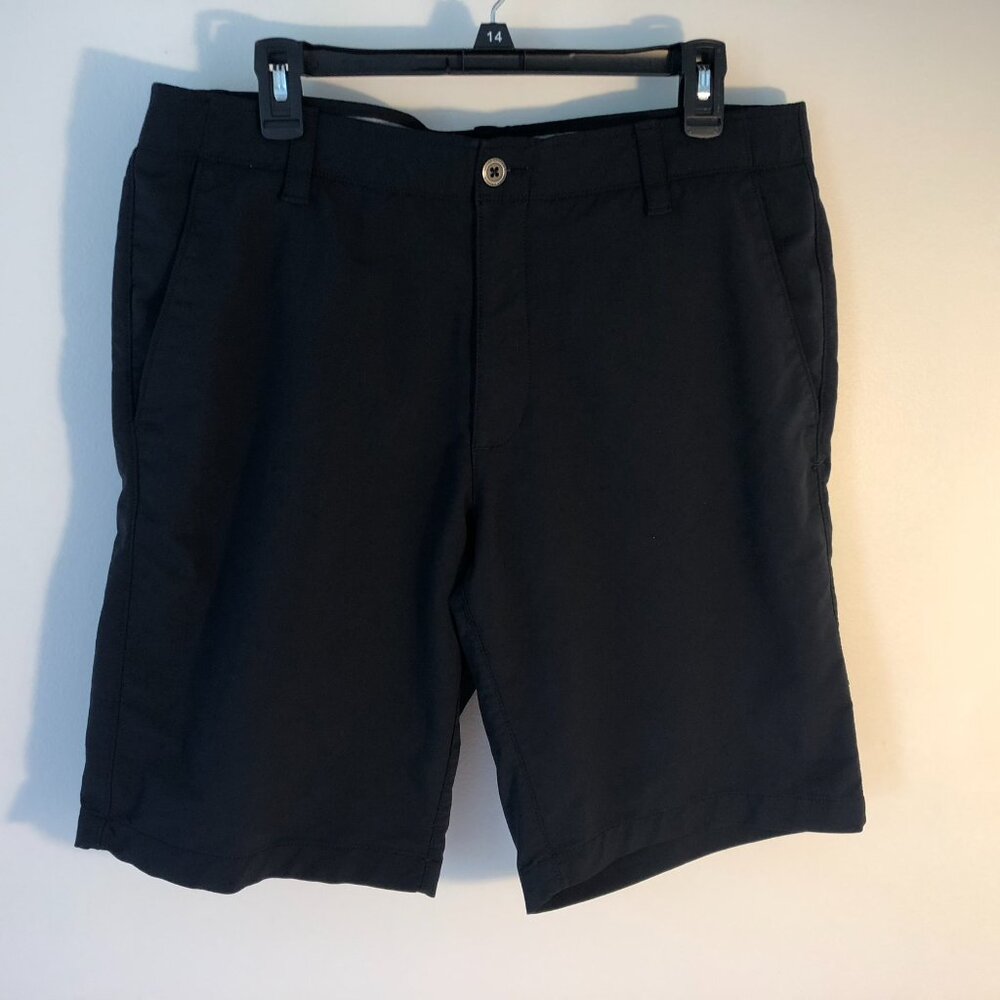 Under Armour Mens Golf Shorts Black Size 38 Loose Fit Athleisure Heatgear